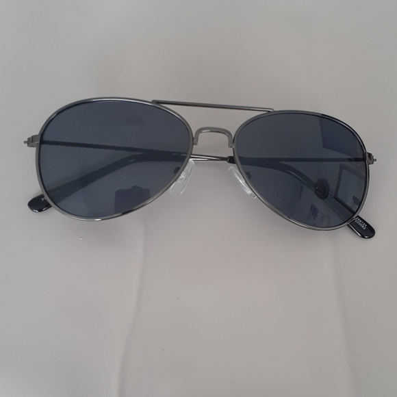 Children Place Sunglass - Picture 1 of 3